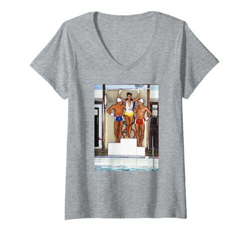 Damen Yasmin Le Bon Modell Athletic Schwimmen Duffy Fotografie T-Shirt mit V-Ausschnitt Damen Yasmin Le Bon Modell Athletic Schwimmen Duffy Fotografie T-Shirt mit V-Ausschnitt von Chris Duffy Photography