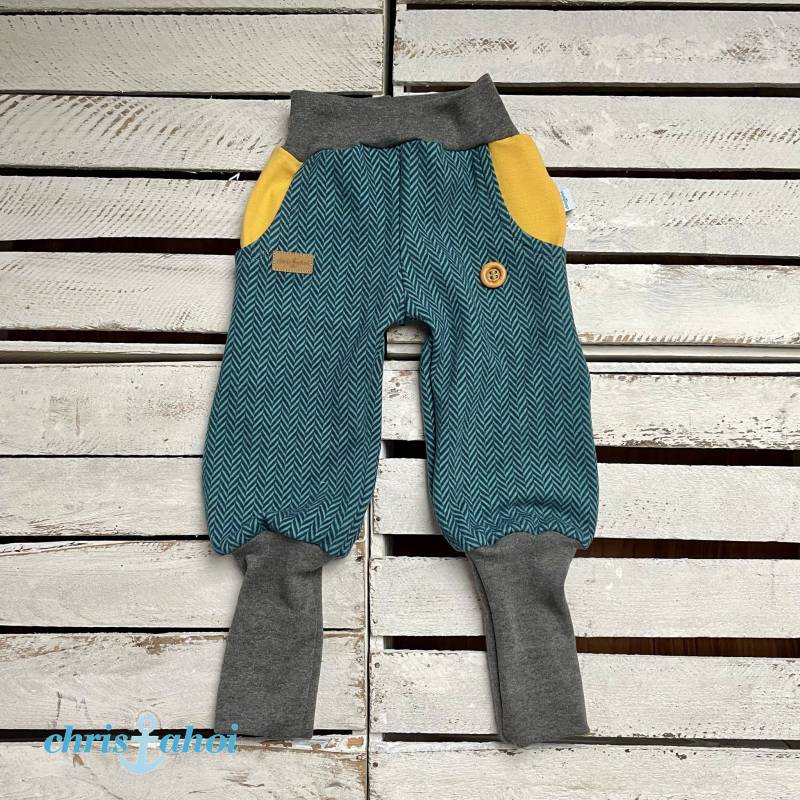 Ab 25 Euro Knickerbocker Hose Aus Fischgrät Sweat Mit Taschen in Türkis/Blau von ChrisAhoiShop