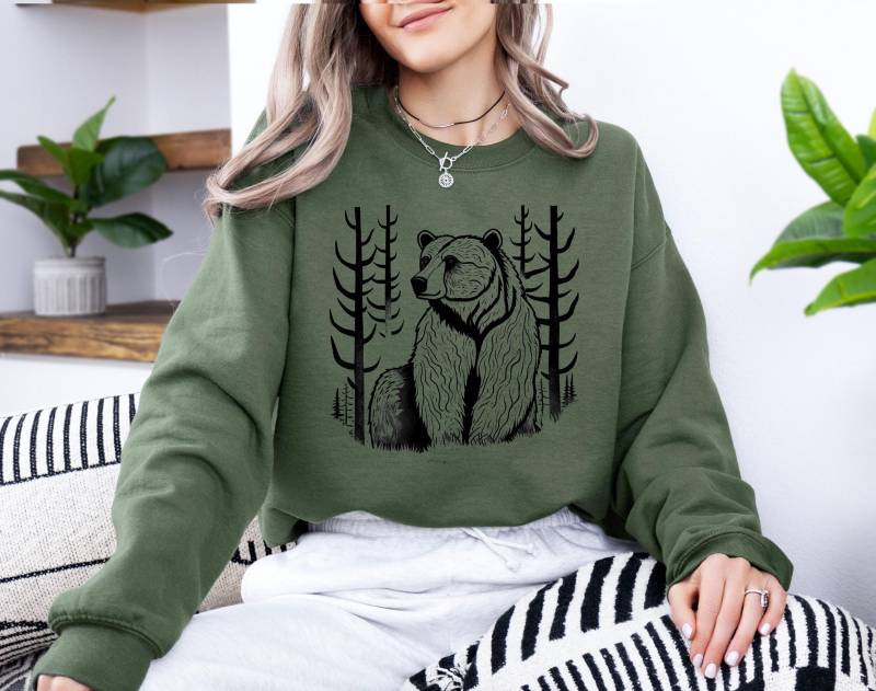 Bear Hoodie, Unisex Adult Sweatshirt, Animal Print, Pullover Kangaroo Pockets, Woodland Animal, Grizzly Bear, Black, Mama von ChrisArtisticShop