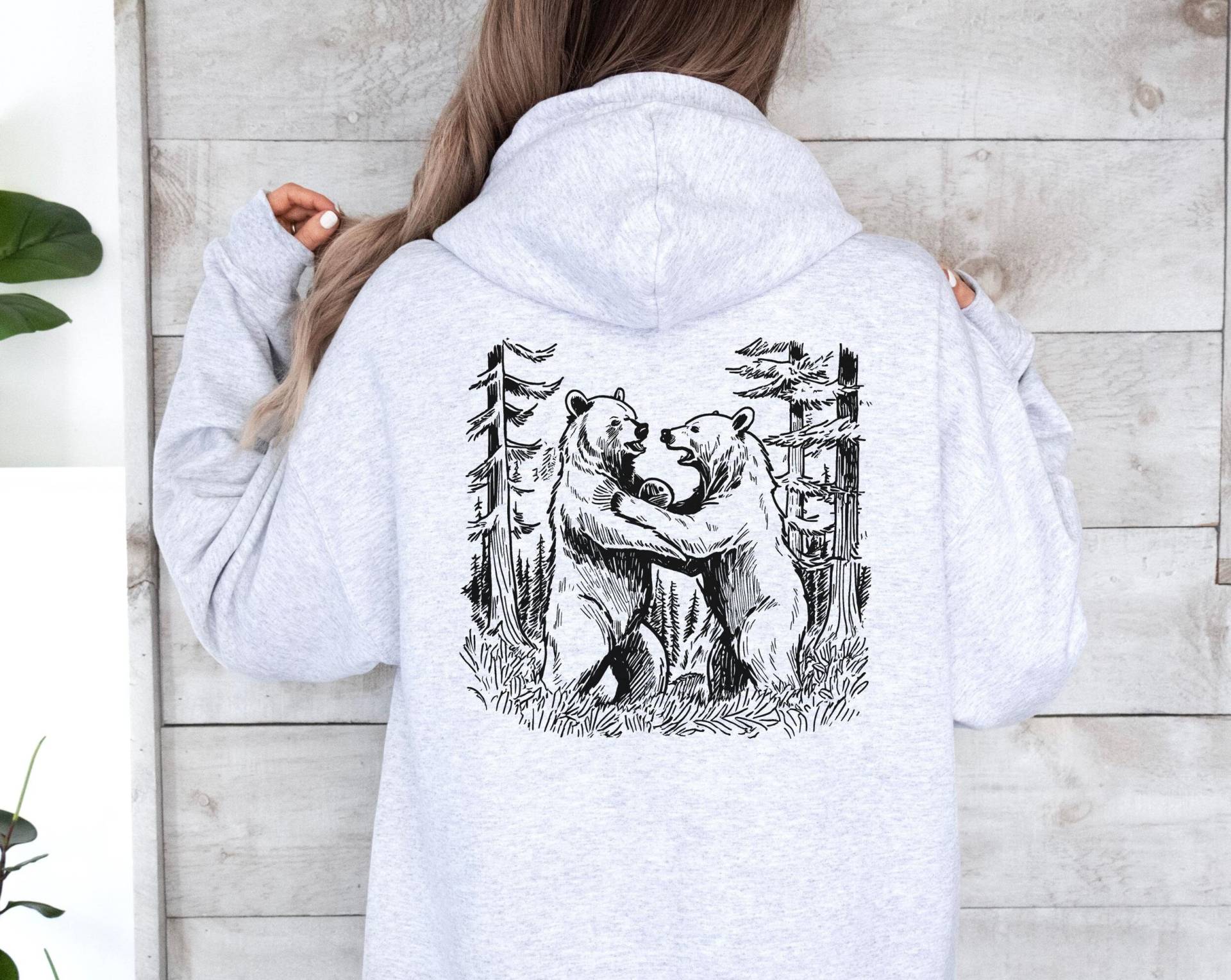 Retro Bear Cub Sweatshirt, Vintage Wildlife Hoodie, Cute Black Graphic Shirt, Lover Gift, Nature Shirt von ChrisArtisticShop