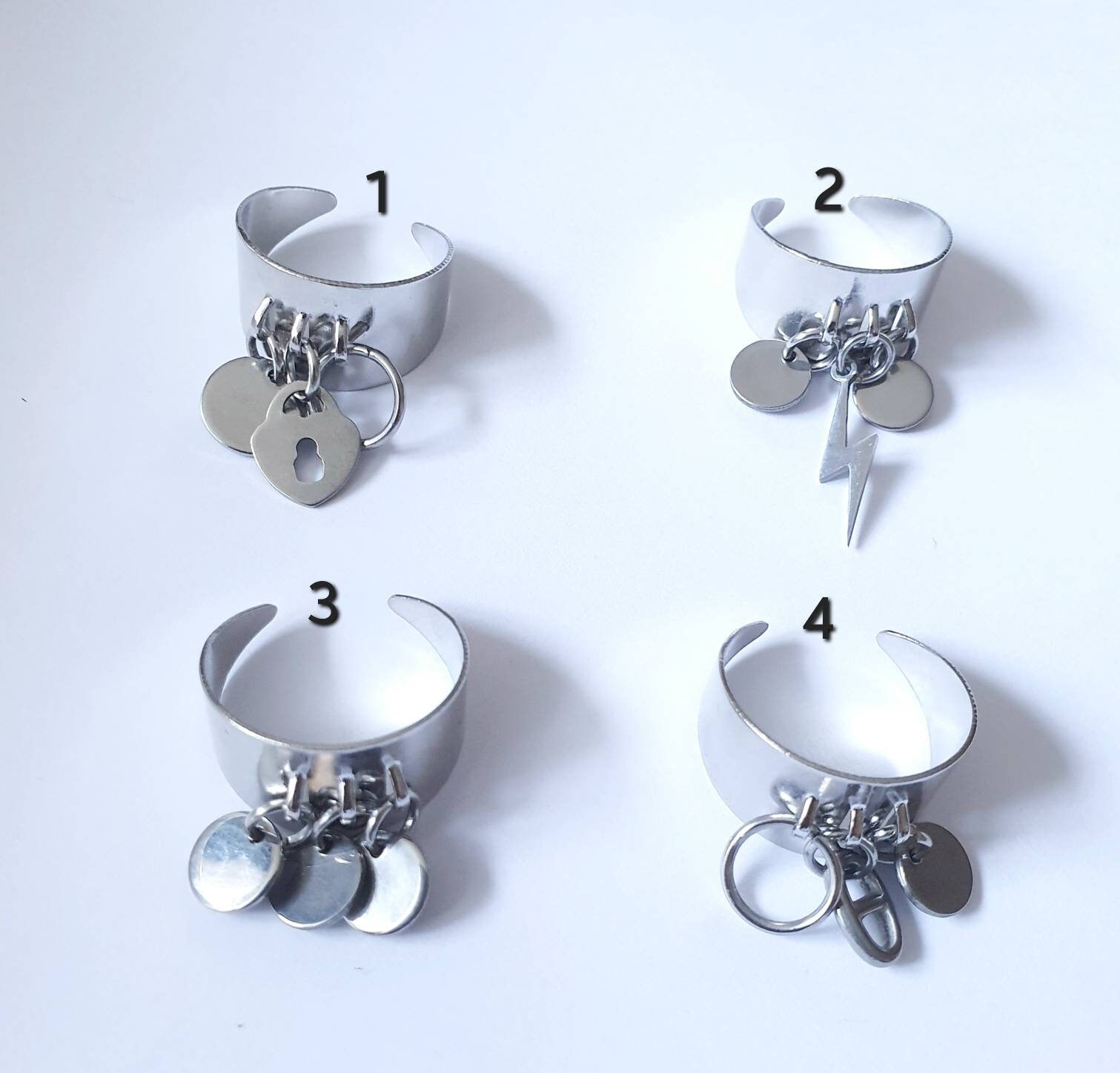 Verstellbarer Silberner Metallring, Anhänger Ihrer Wahl Flach Rund, Herz, Blitz Oder Marineblau, Aus Edelstahl von ChrisBijouxArt