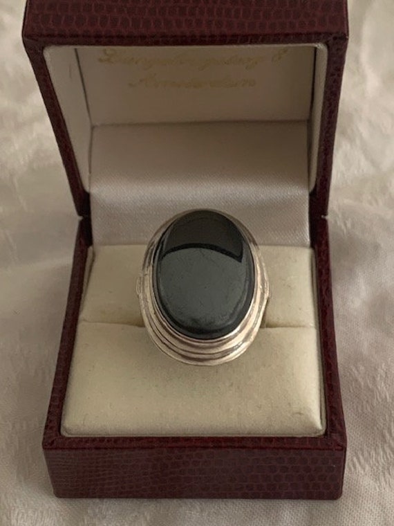 Art Deco Silber Ring, Mit Großem Hämatit Stein Art Deco Silber Ring, Mit Großem Hämatit Stein von ChrisCoAVAC