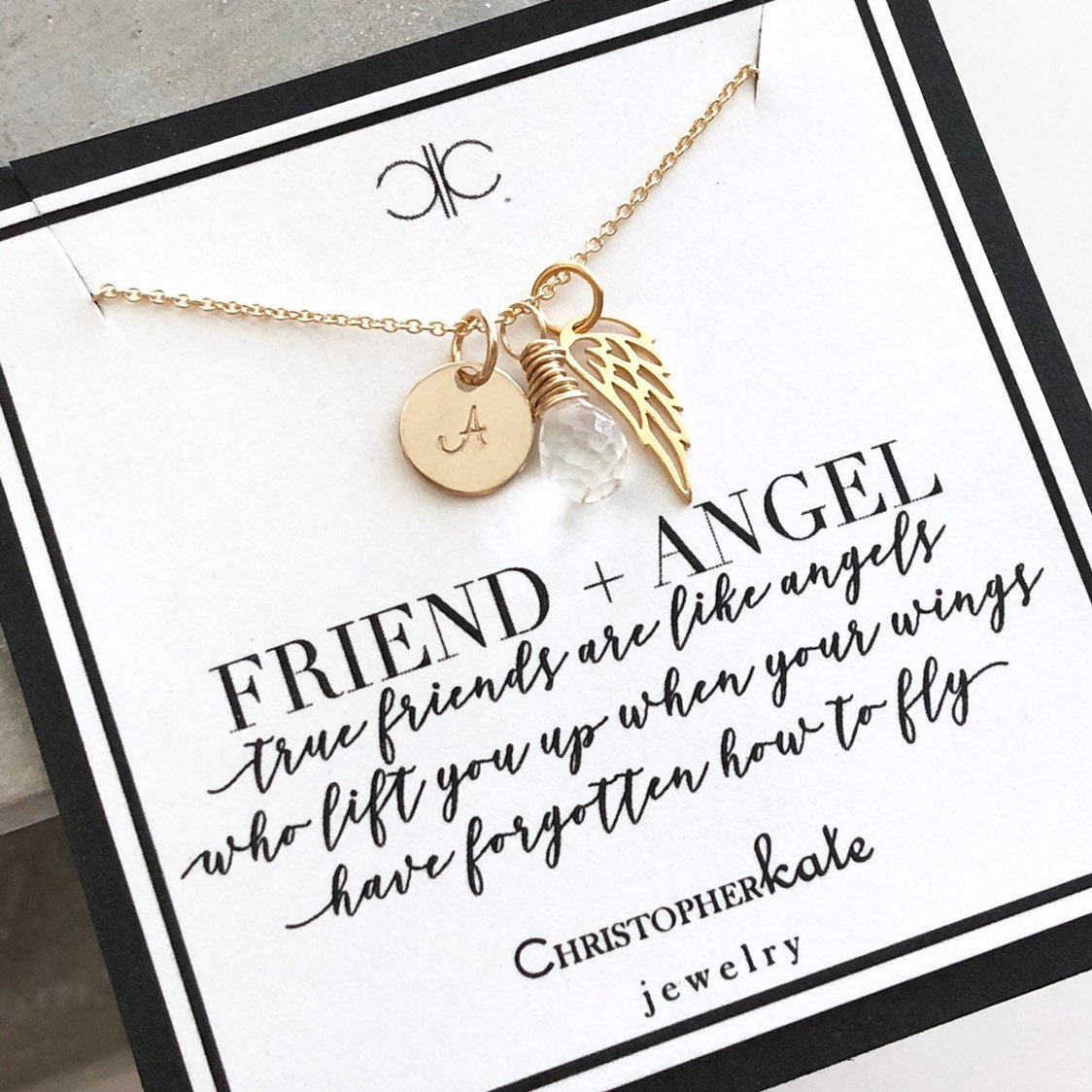 Personalisierte Monogramm Freund Engel Flügel Halskette Mit Edelstein/Birthstone Briolette Schwester, Freundin, Gold Personalisierte Monogramm Freund Engel Flügel Halskette Mit Edelstein/Birthstone Briolette Schwester, Freundin, Gold von ChrisKateJewelry