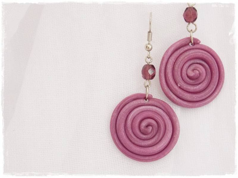 Spiralen Ohrringe Aus Fimo, Himbeer Lila Boho Schmuck von ChrisOsCreations