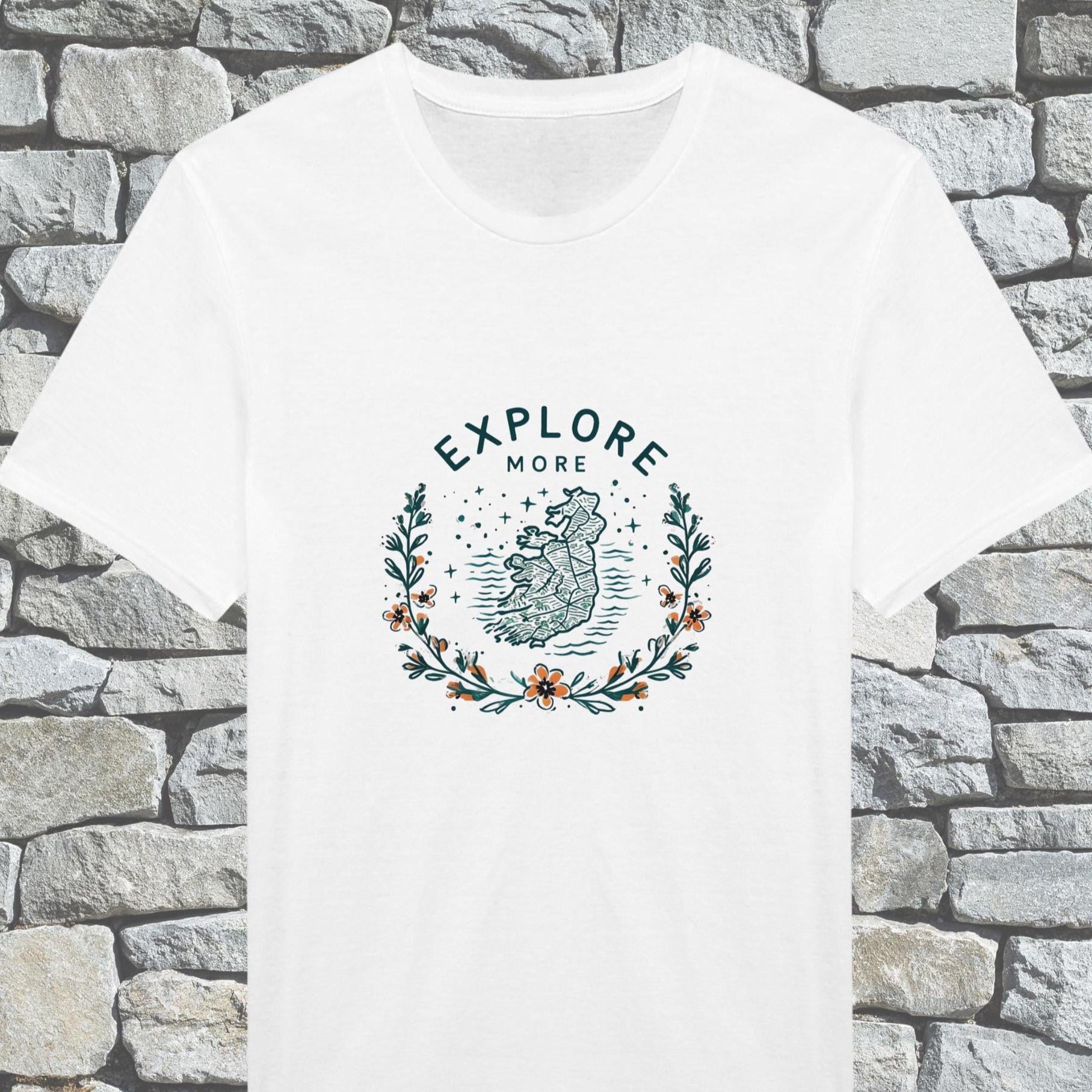 Explore More Unisex T-Shirt - Abenteuer Retro Reise Shirt Camping Und Wandern Vintage Look Freizeit & Outfit Geschenk Outdoor Explore More Unisex T-Shirt - Abenteuer Retro Reise Shirt Camping Und Wandern Vintage Look Freizeit & Outfit Geschenk Outdoor von ChrisPStudios