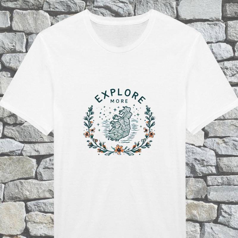 Explore More Unisex T-Shirt - Abenteuer Retro Reise Shirt Camping Und Wandern Vintage Look Freizeit & Outfit Geschenk Outdoor Explore More Unisex T-Shirt - Abenteuer Retro Reise Shirt Camping Und Wandern Vintage Look Freizeit & Outfit Geschenk Outdoor von ChrisPStudios