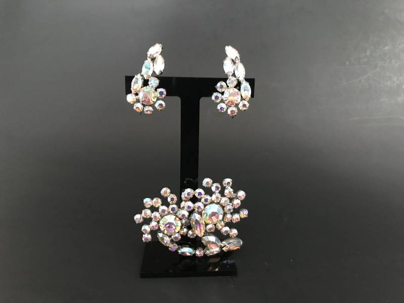 Aurora Borealis Strass Floral Spray/Sheaf Brosche Und Clip-On Kletterer Ohrringe Demi Parure Set Möglicherweise Sherman von ChrisandTine