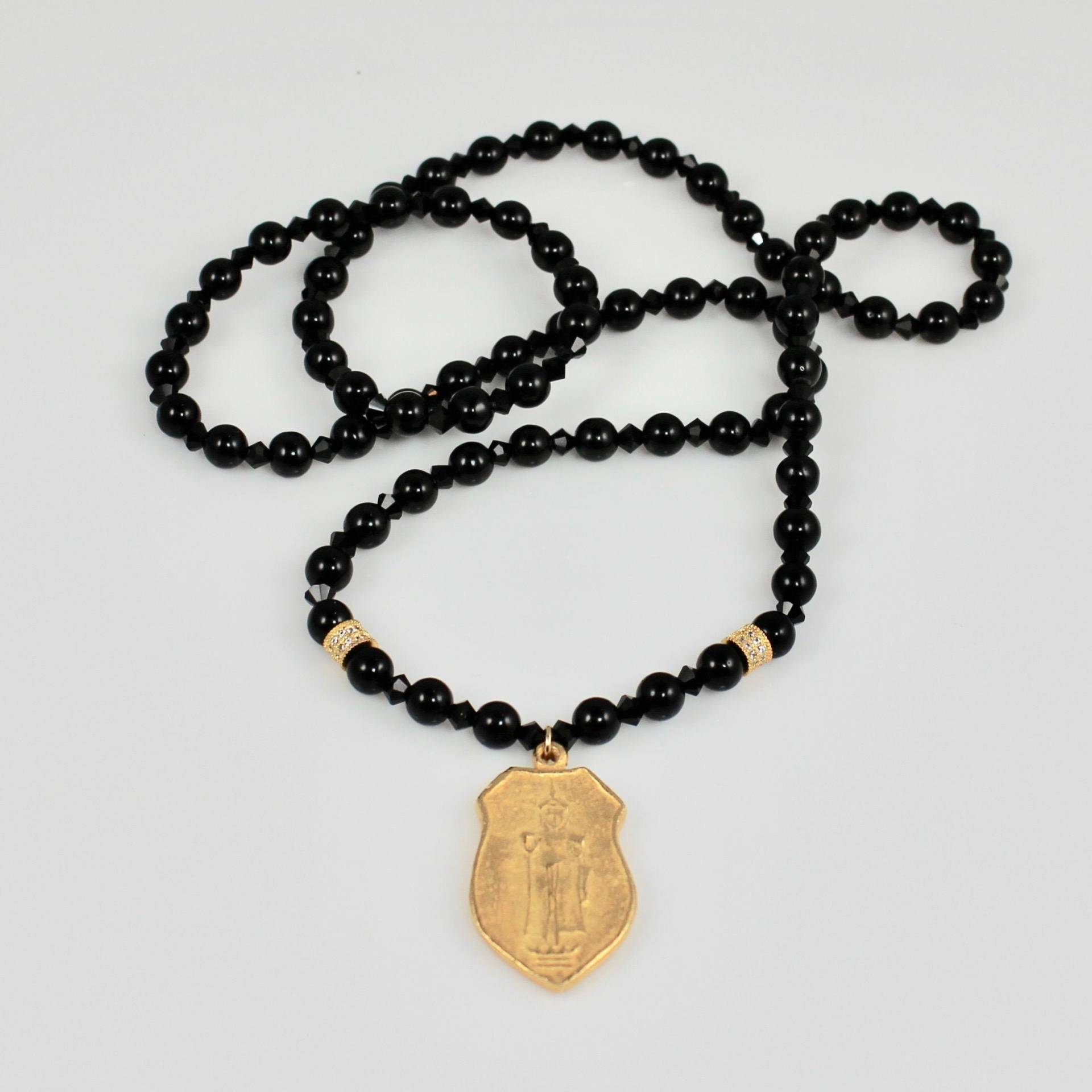Lange Schwarze Perlen Halskette Mit Buddha-Anhänger von ChrissyChapinJewelry