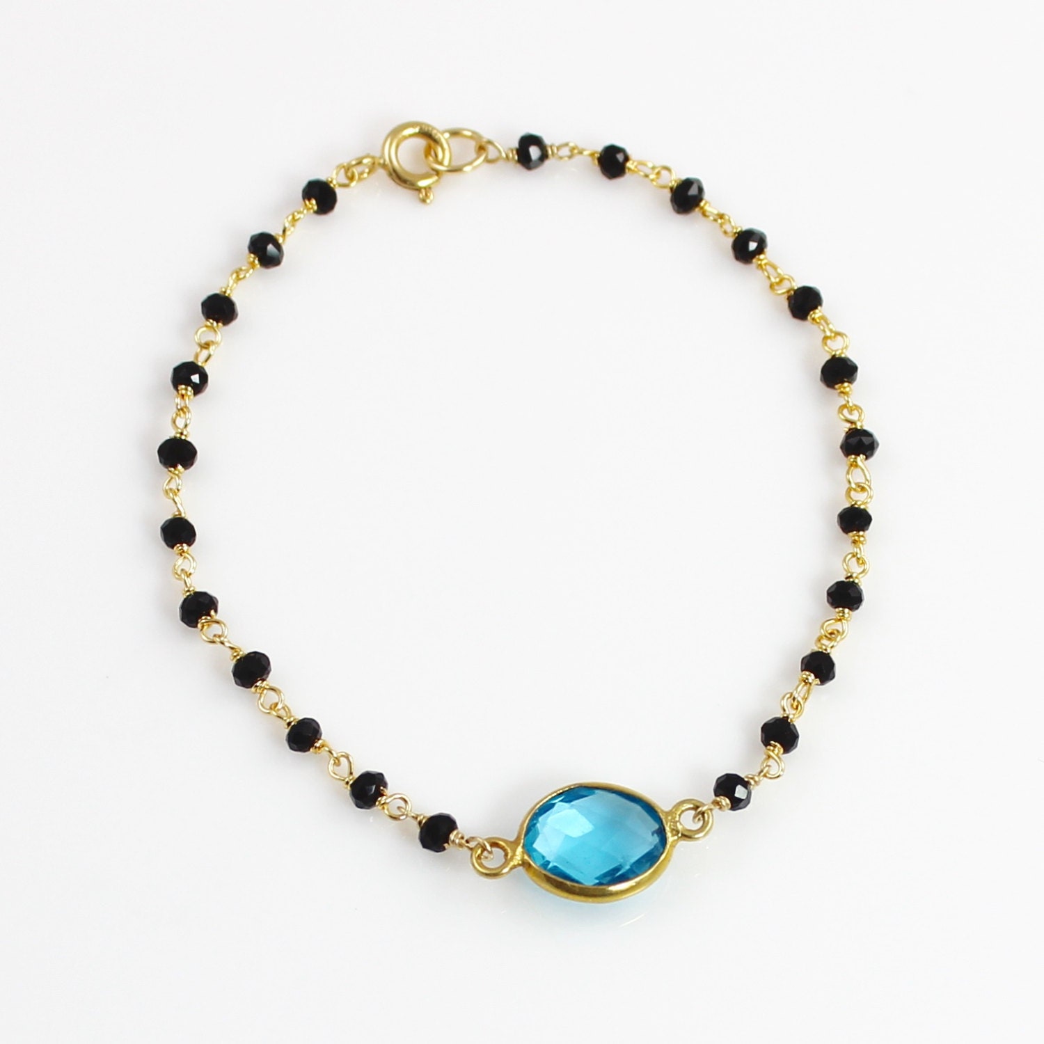 Zarte Blaue Quarz Edelstein Armband Mit Schwarzen Spinell Und Vermeil Kette von ChrissyChapinJewelry