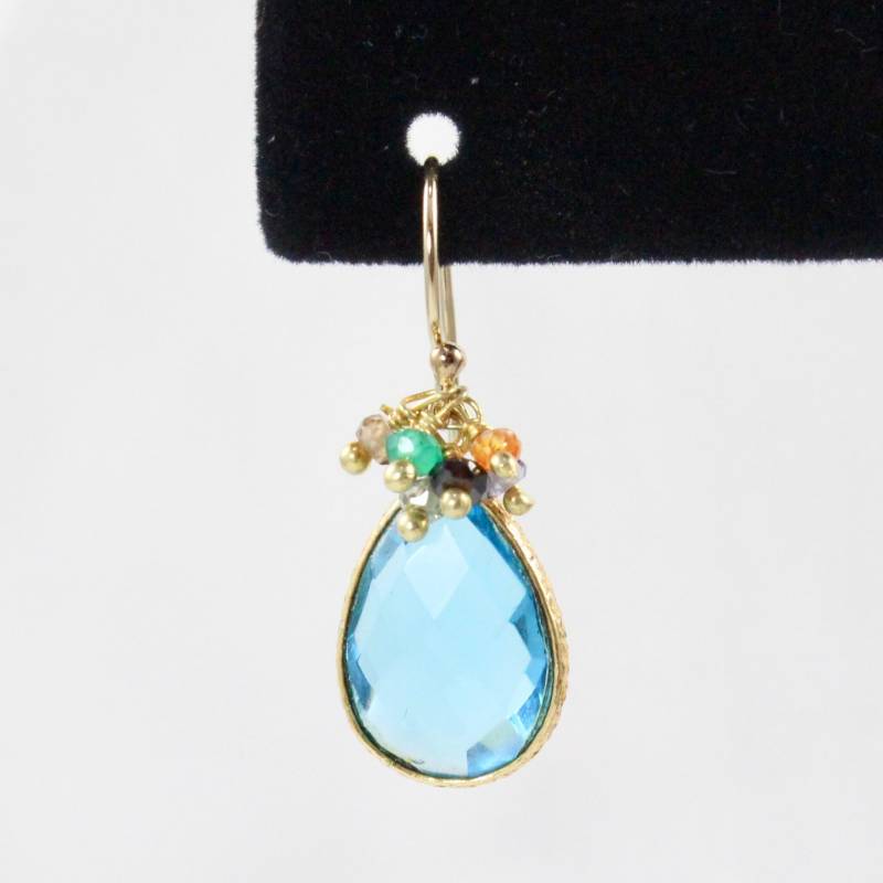 Zarte Blaue Quarz Ohrringe Mit Halb Kostbare Perle Cluster Zarte Blaue Quarz Ohrringe Mit Halb Kostbare Perle Cluster von ChrissyChapinJewelry