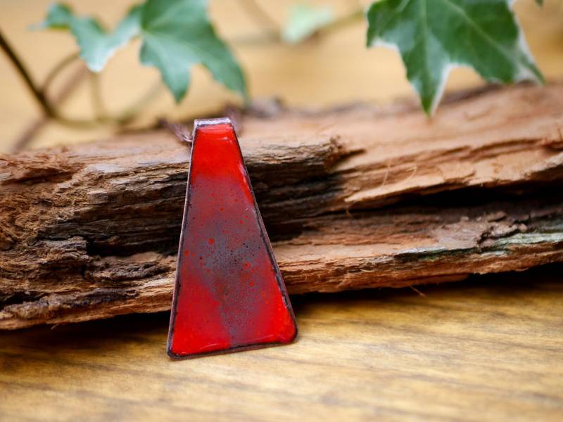 Red & Grey Vulkan Halskette Kupfer Emaille Schmuck Feuer Handgemachter Anhänger von ChristCenteredForge