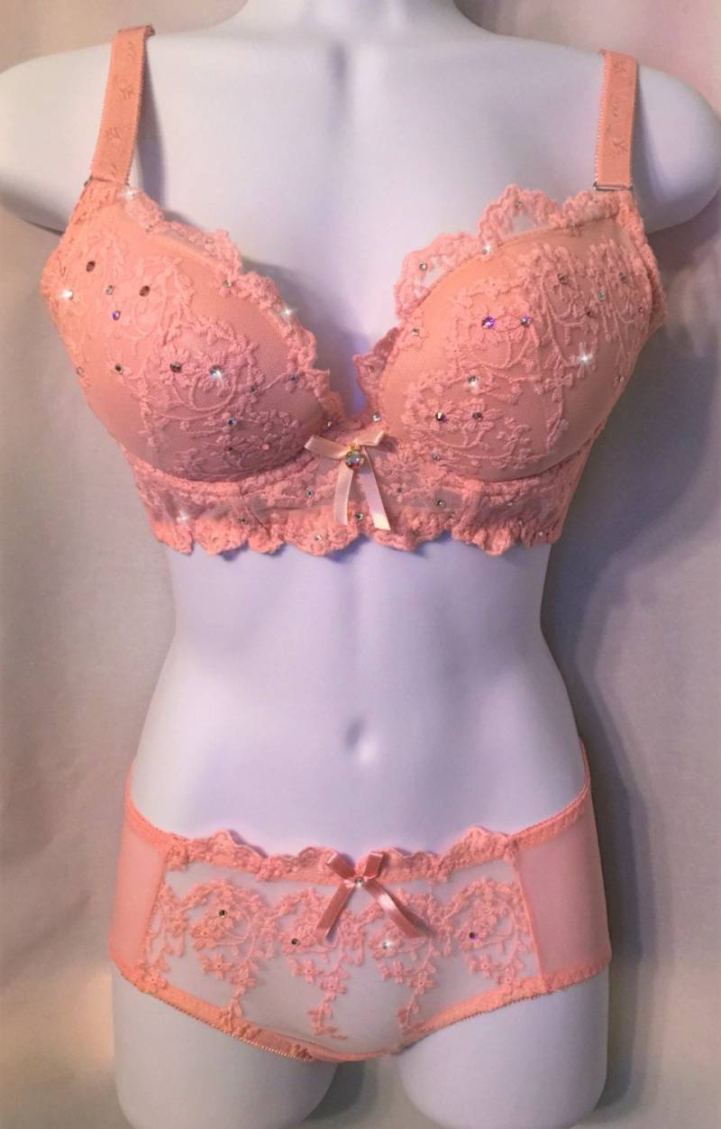 Rosa Spitzen-Swarovski-Kristall-Bh Und Slip Set 34 B Rosa Spitzen-Swarovski-Kristall-Bh Und Slip Set 34 B von ChristalSweets