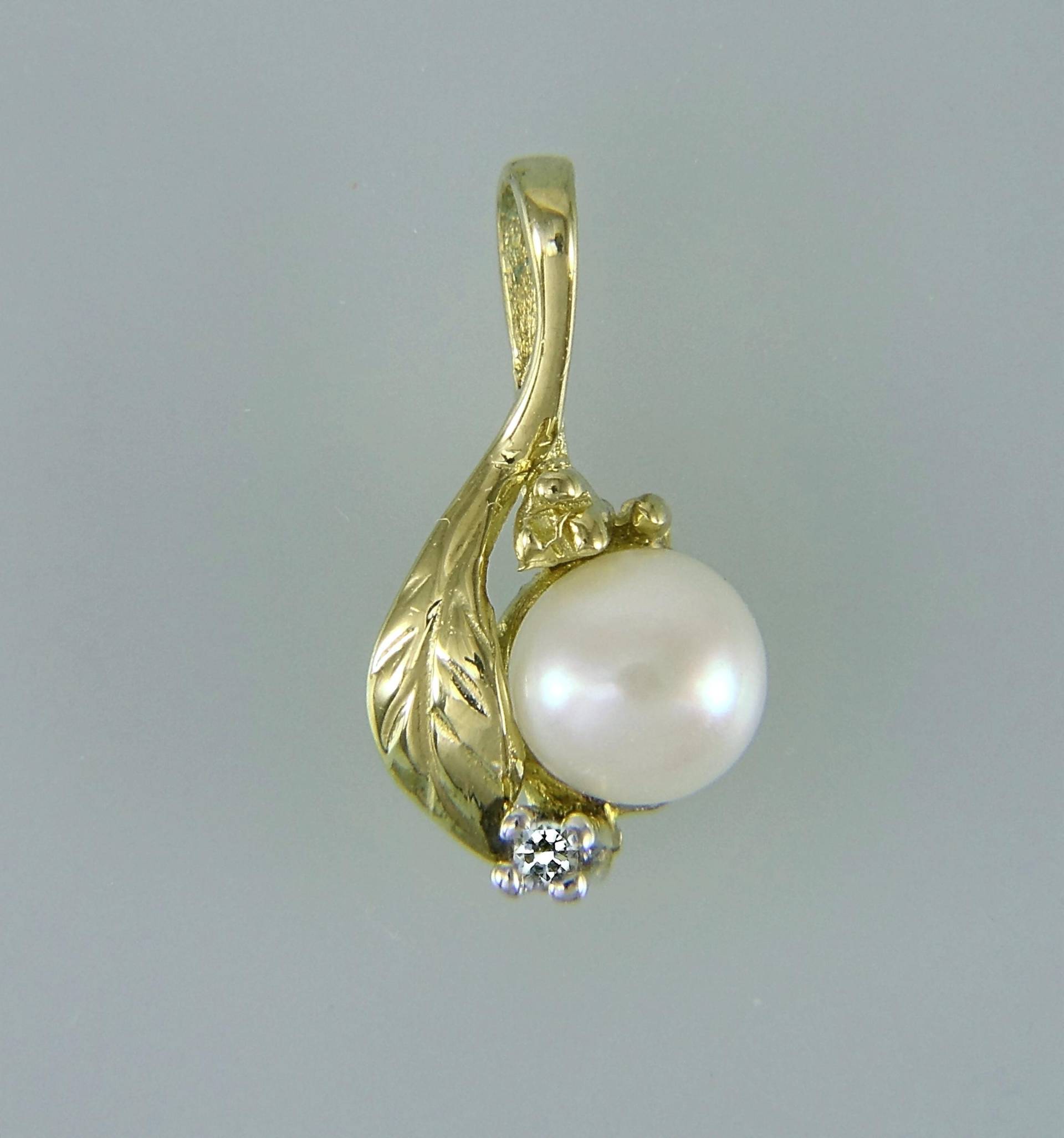 Anhänger Gold 333 Perle, Diamant, Kettenanhänger Diamant von ChristallaDesign