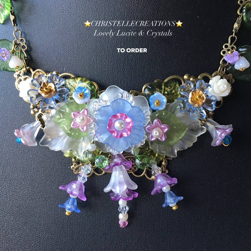 Lucite Halsketten Set Sommergarten Bouquet, Handgemachter Schmuck von ChristelleCreations