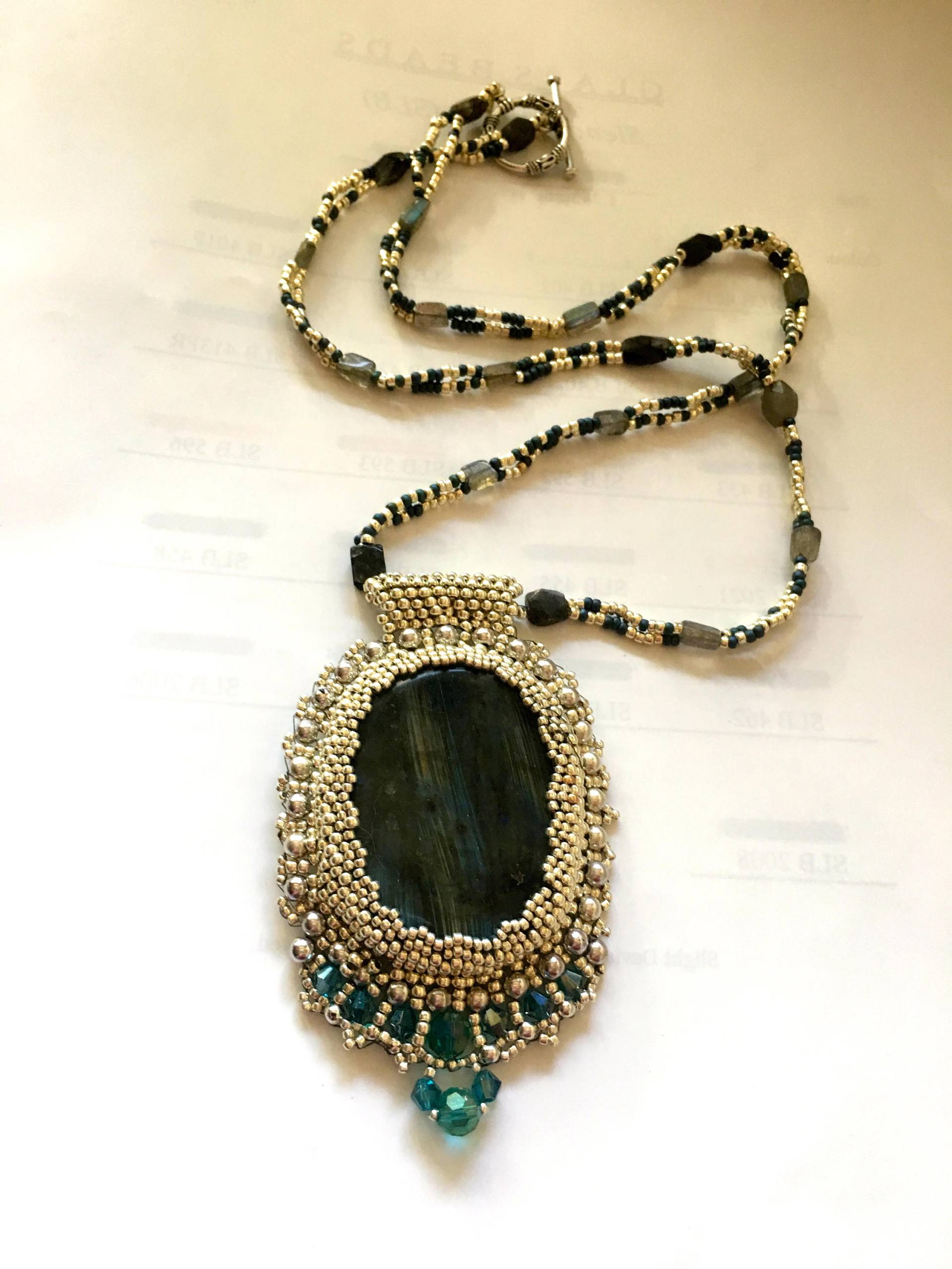 Verzierte Labradorit Anhänger Halskette von ChristelsArt