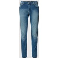 Christian Berg Men Straight Fit Jeans mit Brand-Detail in Blau, Größe 31/32 von Christian Berg Men