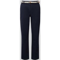 Christian Berg Woman Casual Fit Chino mit Gürtel in Dunkelblau, Größe 38 Christian Berg Woman Casual Fit Chino mit Gürtel in Dunkelblau, Größe 38 von Christian Berg Woman