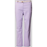 Christian Berg Woman Chino in unifarbenem Design mit Gürtel in Lavender, Größe 42 von Christian Berg Woman