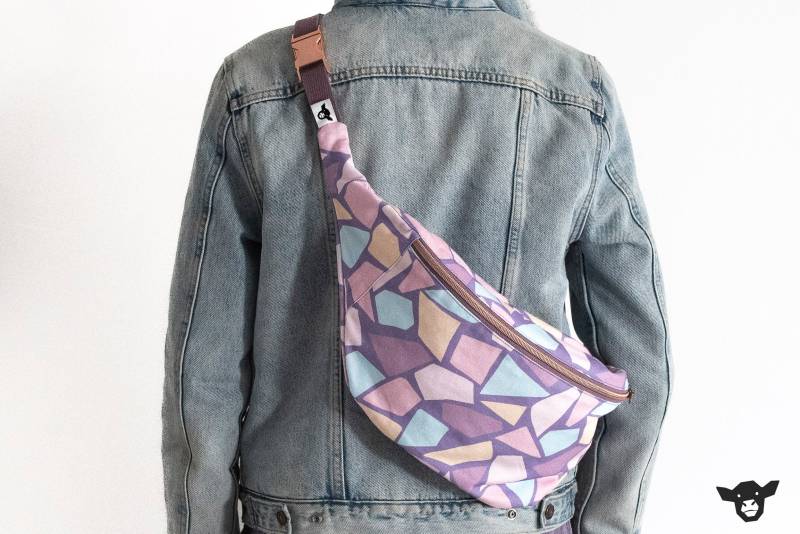 Große Bauchtasche 2.0 Terrazzo Muster Pastell Baumwolle Drei Reißverschlussfächer Karabiner Verstellbares Gurtband Metallschnalle Roségold von ChristinaKalb