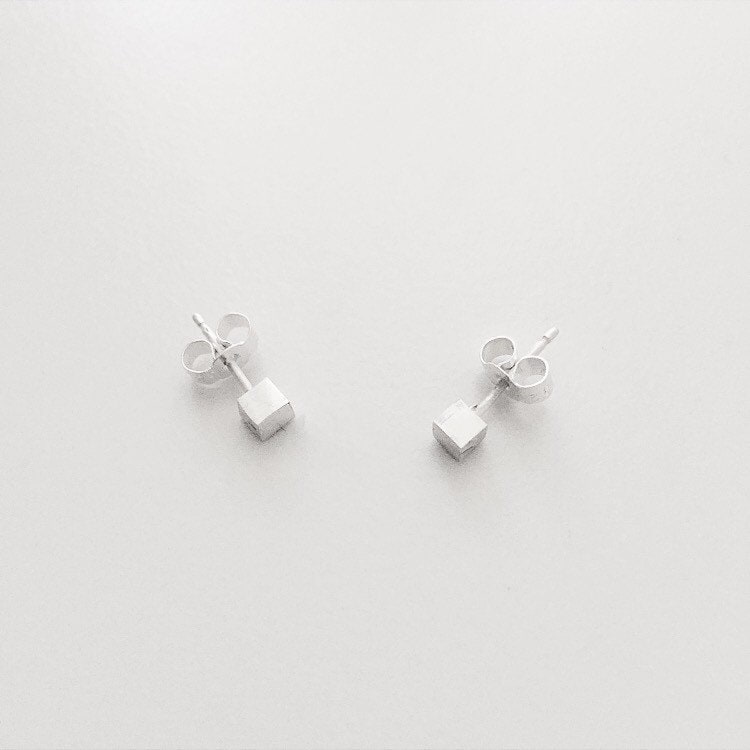 Würfel Ohrringe Quadrat Sterling Silber Ohrstecker Minimal Klein Schmuck Schmuck von ChristinaMadeIt
