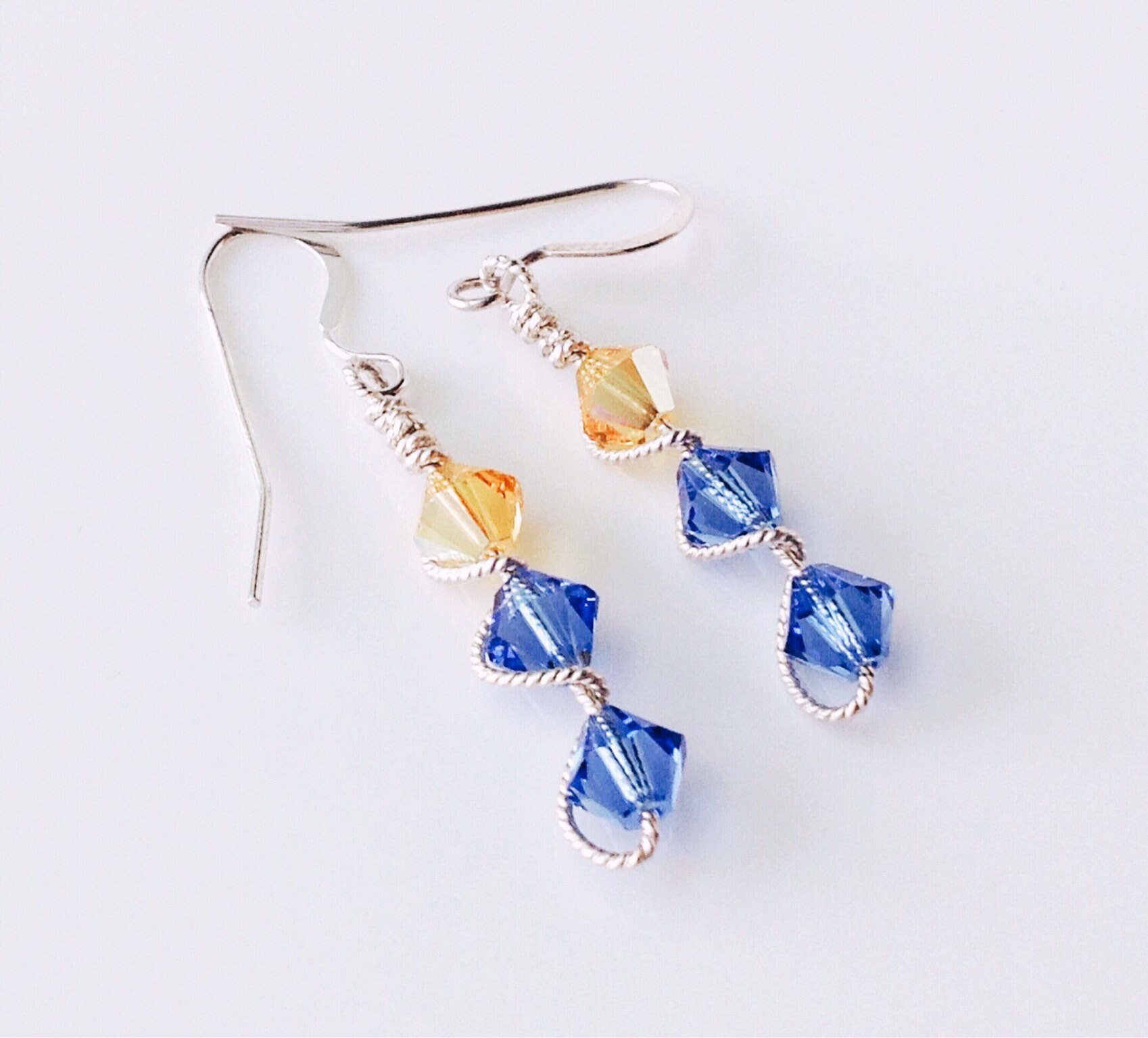 Blaue Swarovski-Ohrringe Buffalo Sabres Colors, Sterling Silber Blaue Swarovski-Ohrringe Buffalo Sabres Colors, Sterling Silber von ChristineCrystals