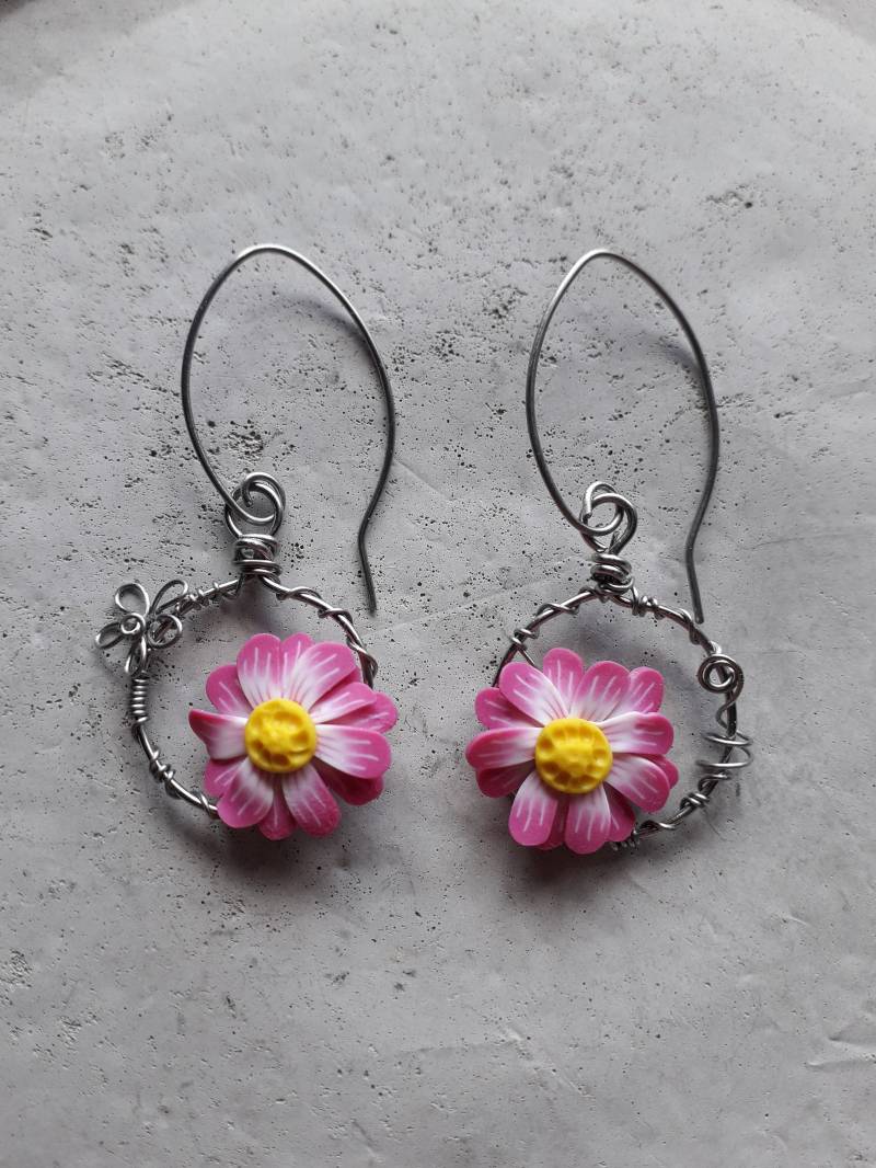 Gänseblümchen-Ohrringe Im Edelstahl-Ring von ChristineGasafy