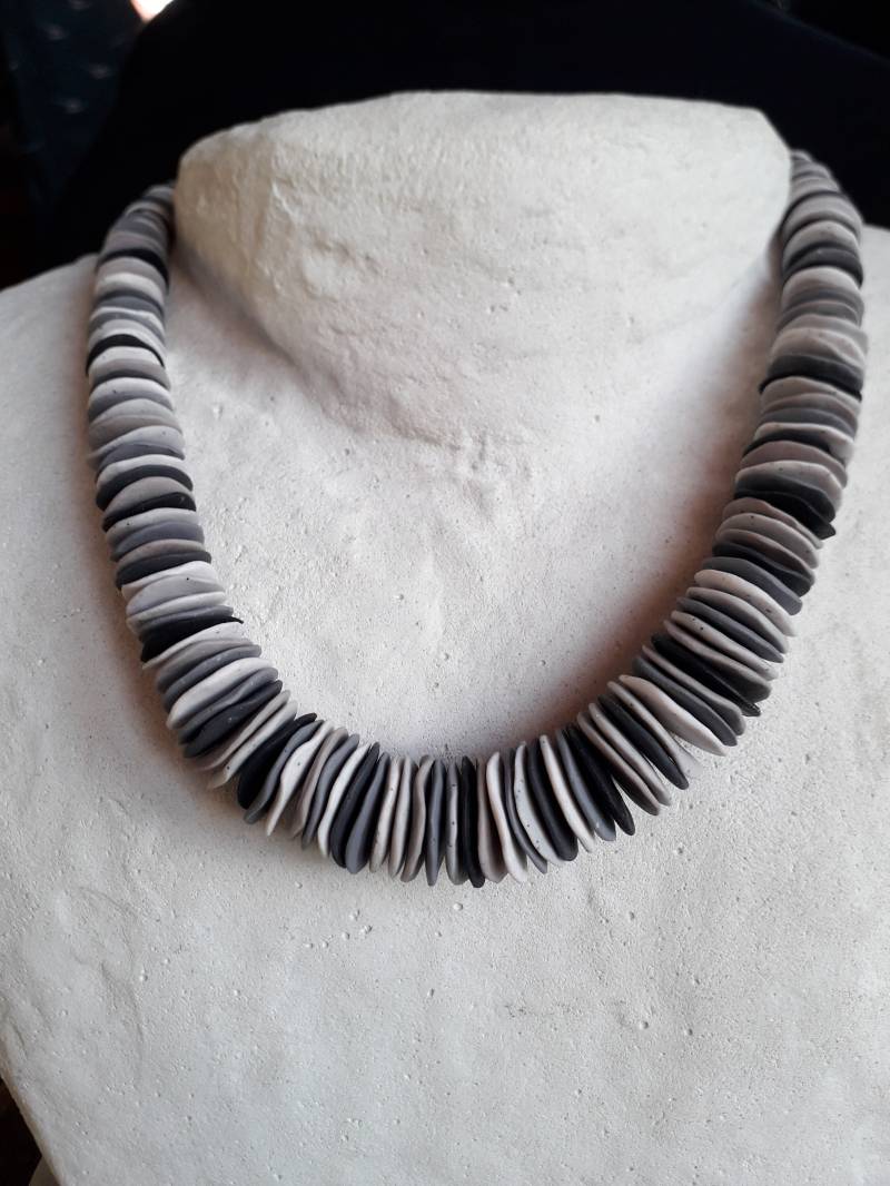 Scheibenkette in Erdigen Beige-Tönen von ChristineGasafy