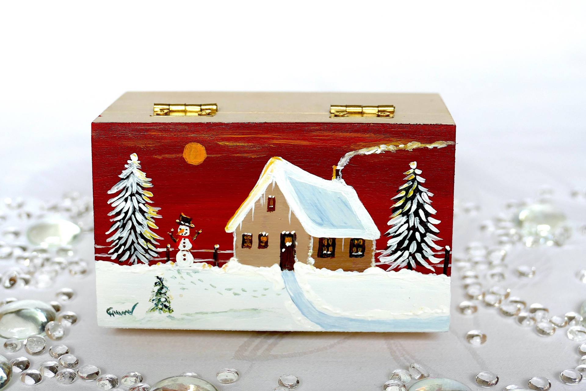 Holzbox Mit Wintermotiv Rot Handbemalt Schneelandschaft Blockhütte Im Schnee Baum Deko Schmuckkasten Kästchen Holzkästchen Holzkasten Box von ChristineHuwerArt