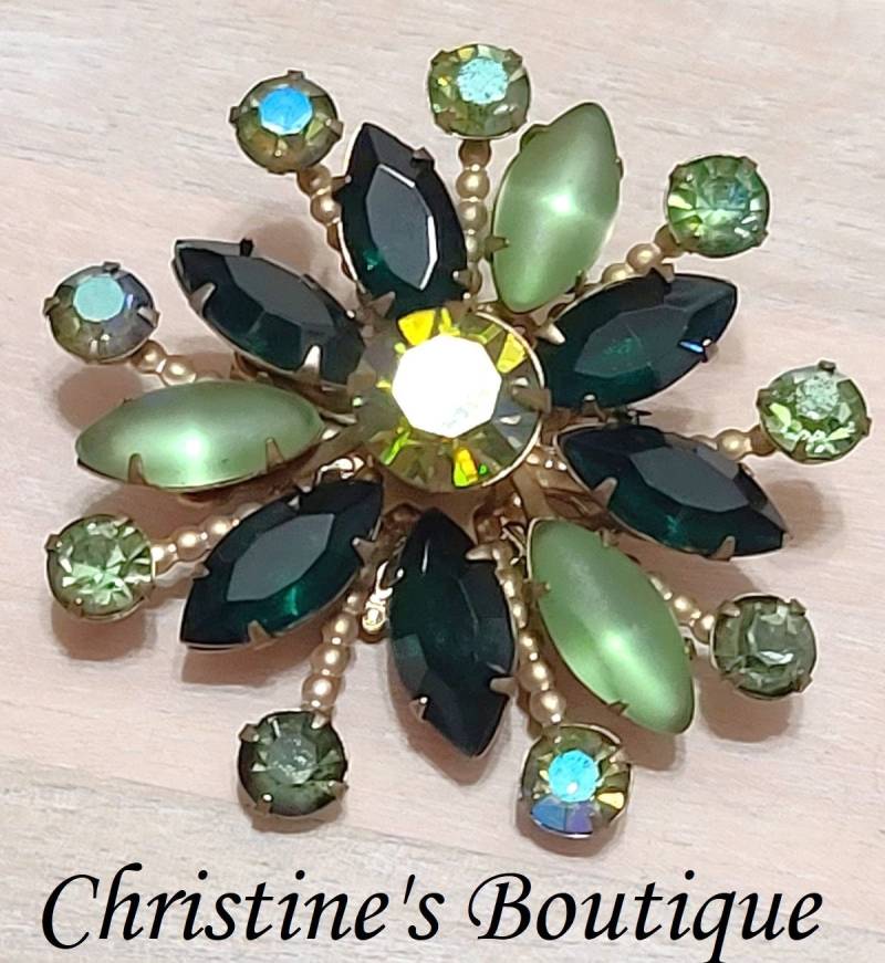 Dunkelgrüner Strass & Mondschein Pin von ChristinesBoutique1