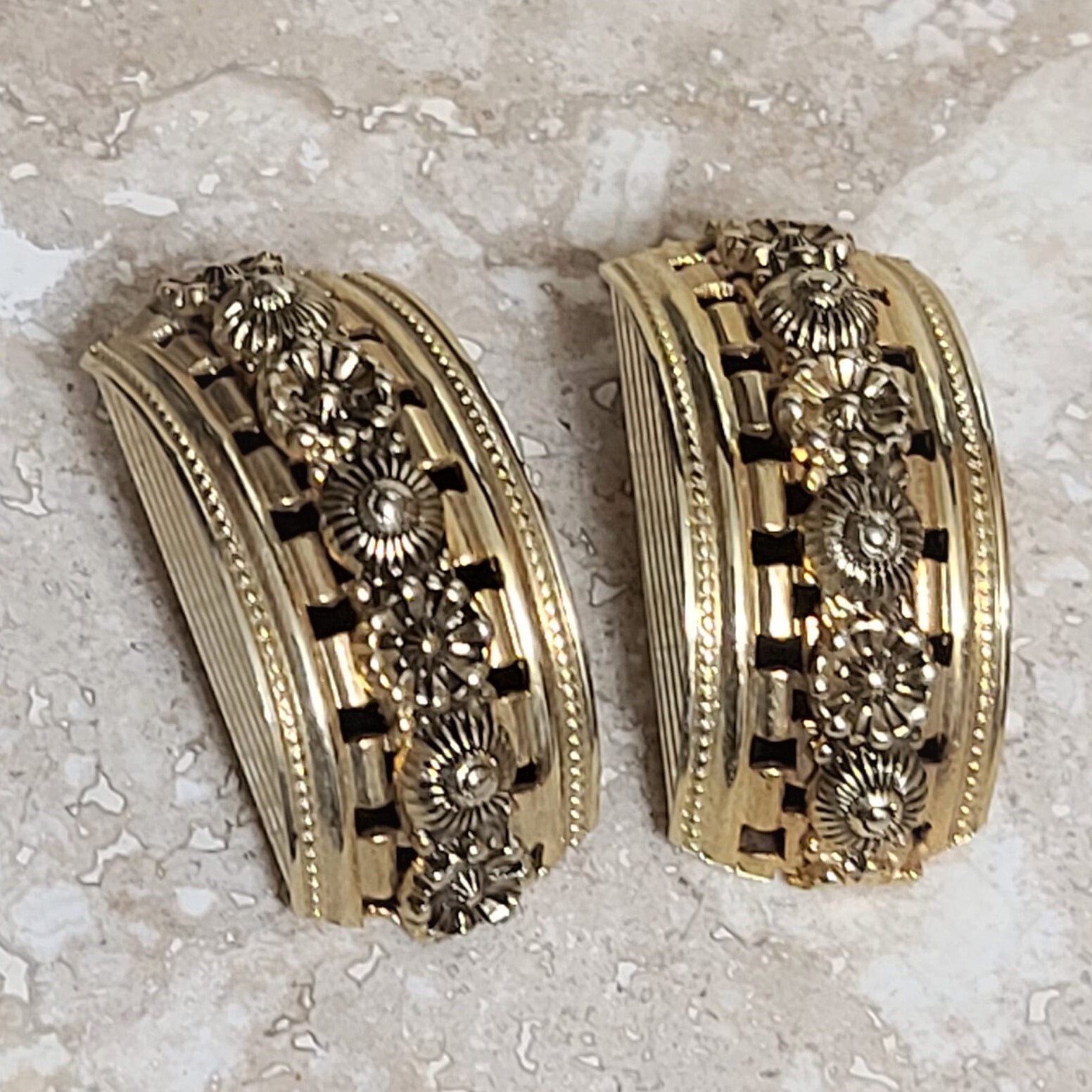 Vintage Blume Filigran Geschwungene Vergoldete Ohrclips Vergoldetes Messing von ChristinesBoutique1