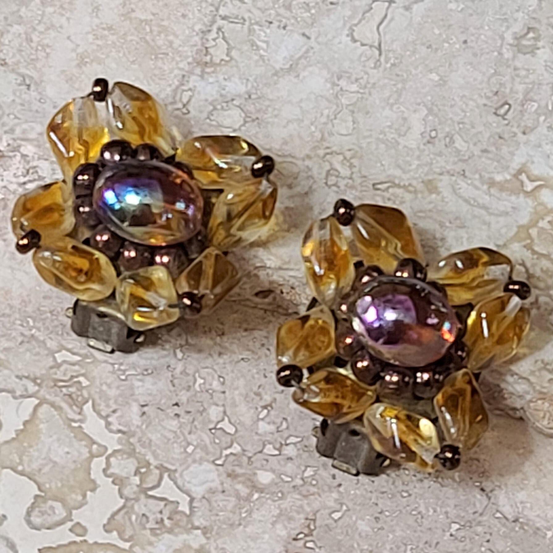 Vintage Fasching Gold Perlen Ohrclips 1"Super Zustand Christine Es Boutique von ChristinesBoutique1