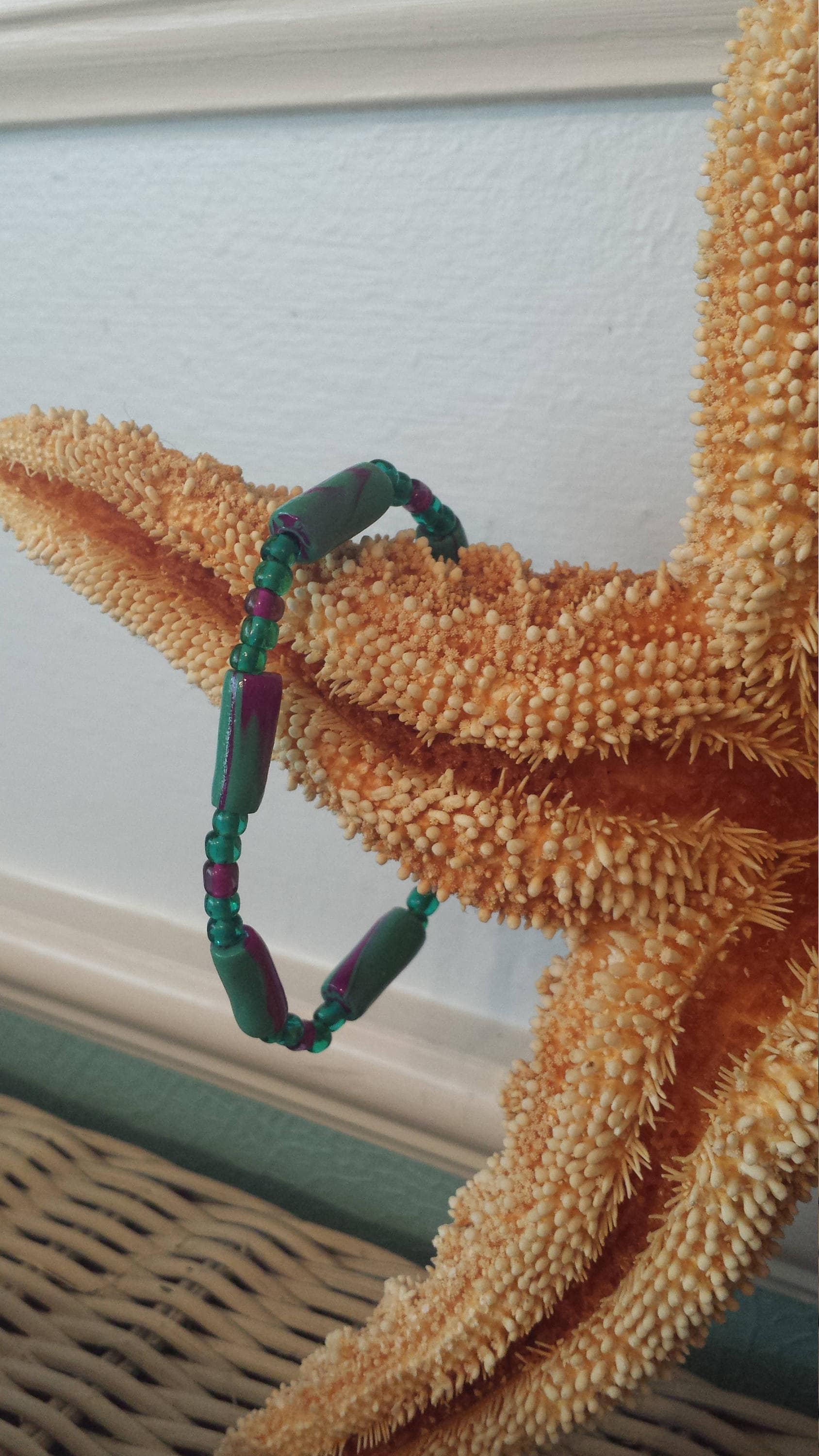 Perlen Armband; Violett-Türkis Mix Tube Mit Elastik Band Perlen Armband; Violett-Türkis Mix Tube Mit Elastik Band von ChristmasShanty