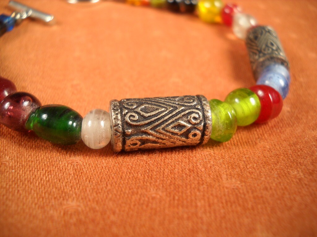 Glasperlen Armband, Handgefertigtes Armband Aus Glasperlen, Zufällig Geformte Glasperlen Auf Armband, Knebelverschlussarmband Mit Glasperlen Armband, Handgefertigtes Armband Aus Glasperlen, Zufällig Geformte Glasperlen Auf Armband, Knebelverschlussarmband Mit von ChristophCreations