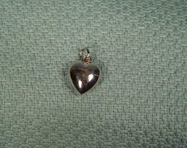 Herz Aus Chrom, Ein Halbes Inch Im Durchmesser, Winziges Silberfarbenes Herz, Kleines Herz Schmuckstück, Charm, Miniatur von ChristophCreations