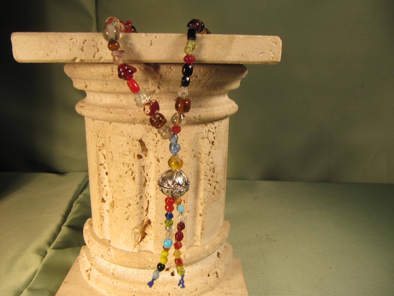 Love Beads Aus Glas, Zufällig Geformte Perlen Glas Halskette, 36 Zoll Über Kopf Keine Catch Hippie Stil Ein Von Einer Art Unisex Love Beads Aus Glas, Zufällig Geformte Perlen Glas Halskette, 36 Zoll Über Kopf Keine Catch Hippie Stil Ein Von Einer Art Unisex von ChristophCreations