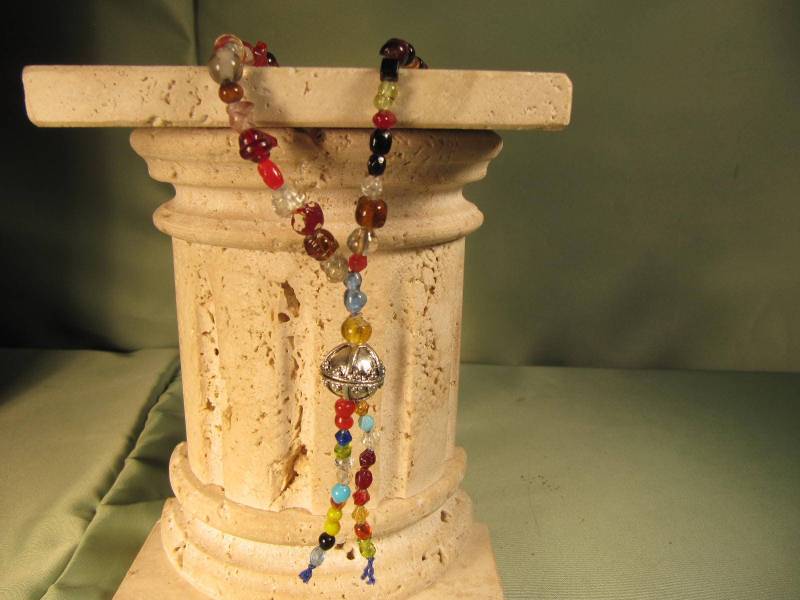 Love Beads Aus Glas, Zufällig Geformte Perlen Glas Halskette, 36 Zoll Über Kopf Keine Catch Hippie Stil Ein Von Einer Art Unisex Love Beads Aus Glas, Zufällig Geformte Perlen Glas Halskette, 36 Zoll Über Kopf Keine Catch Hippie Stil Ein Von Einer Art Unisex von ChristophCreations