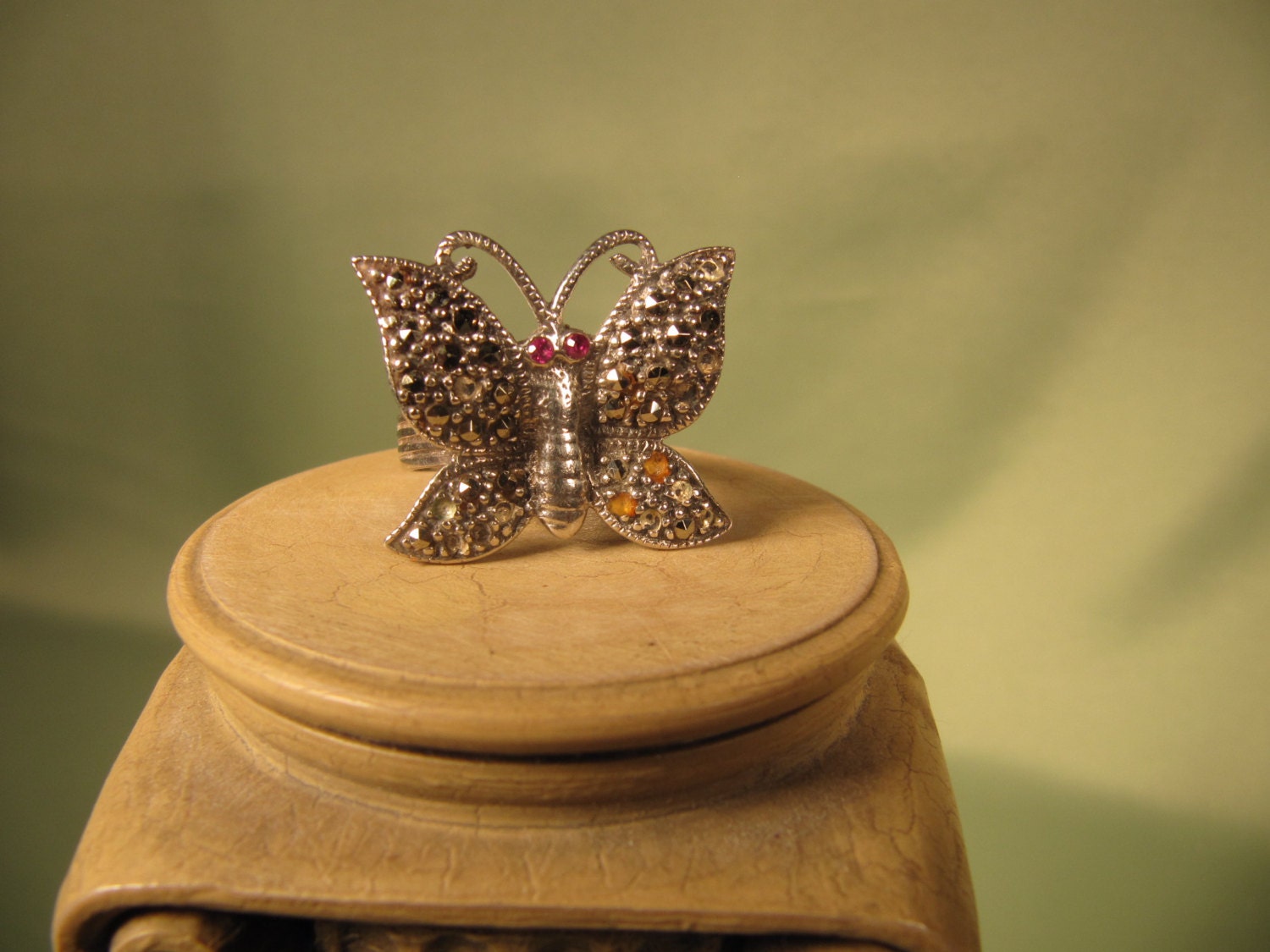 Silber Butterfly Ring, Vintage Gestempelt Ring Mit Glassteine, 925 Silber Schmetterling Ring, Größe 7 Und 3 Viertel, Funkelnd Silber Butterfly Ring, Vintage Gestempelt Ring Mit Glassteine, 925 Silber Schmetterling Ring, Größe 7 Und 3 Viertel, Funkelnd von ChristophCreations