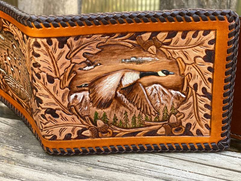 Geese Wallet/Kalb Geschnürte Geldbörse Eichenlaub Naturbursche Custom Bifold Handgemacht Geschnitzte Made in America von ChristophJoseph