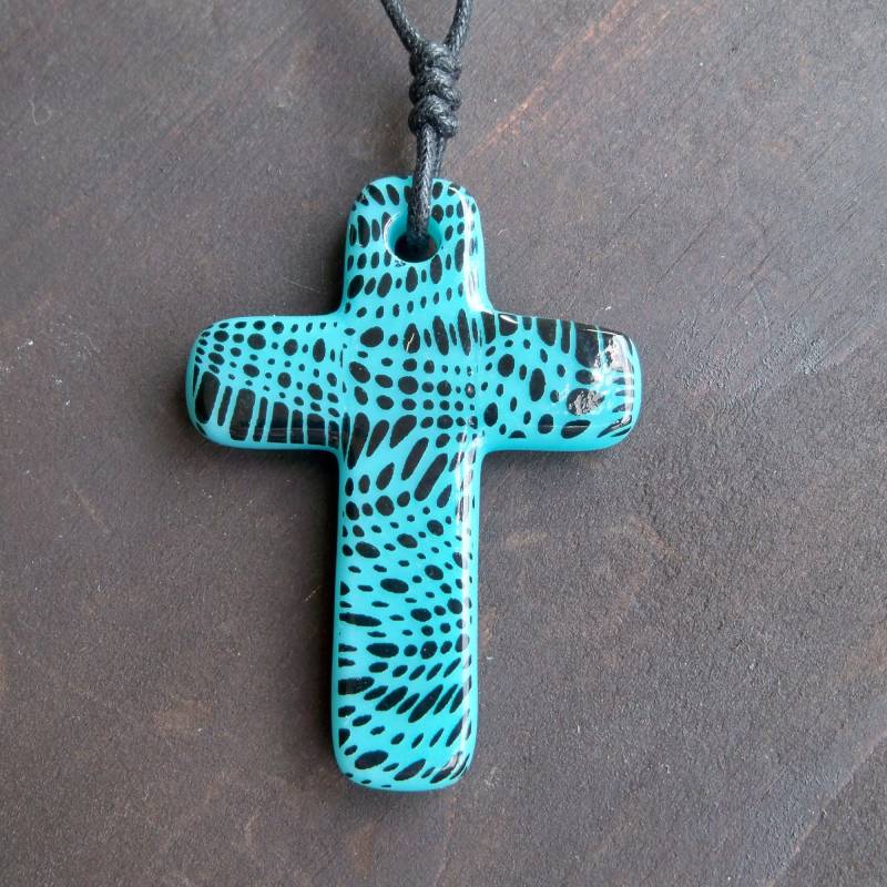 Türkis Schmelzglas Kreuz Halskette von ChristyYoungDesigns
