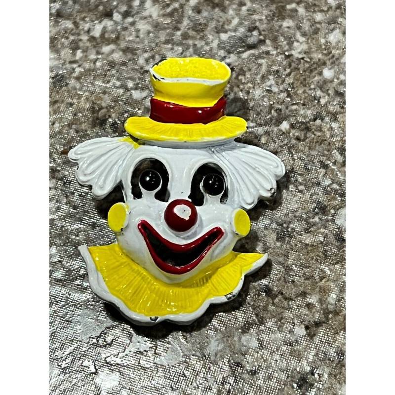 Vintage Gerry's Clown Pin Brosche Metall Bemalt Gelb Weiß Rot Zirkus Party von Christyhsmom