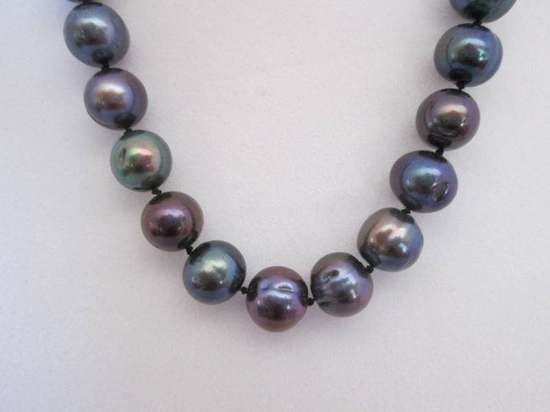 Schwarze Perle Stand, Tahitian Südsee Stil, 10mm Runde Schwarze Süßwasser 14K Verschluss 18, 5" Halskette Schwarze Perle Stand, Tahitian Südsee Stil, 10mm Runde Schwarze Süßwasser 14K Verschluss 18, 5" Halskette von ChristysArtCreations