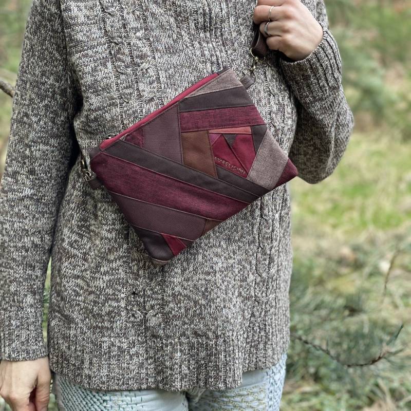 Neue Kollektion My Religion - Gepatchte, Recycelte Crossbody-Tasche, Umhängetasche, Handtasche Im Zerowaste-Design von Chrobakova