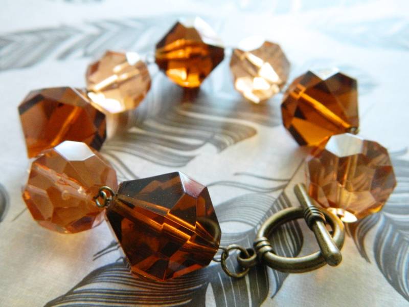 Handgemachtes Chunky Lucite Bernstein Topas Armband, Vintage Herbst Perlenarmband Im Mid Century Stil Handgemachtes Chunky Lucite Bernstein Topas Armband, Vintage Herbst Perlenarmband Im Mid Century Stil von ChromeAndCotton