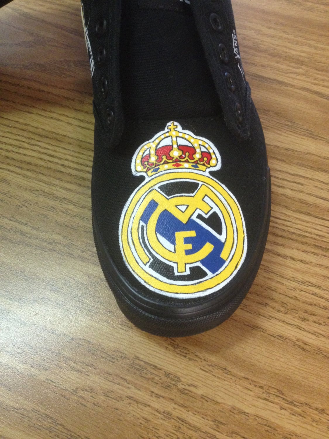 Real Madrid Handbemalte Schuhe Real Madrid Handbemalte Schuhe von ChromeReflections