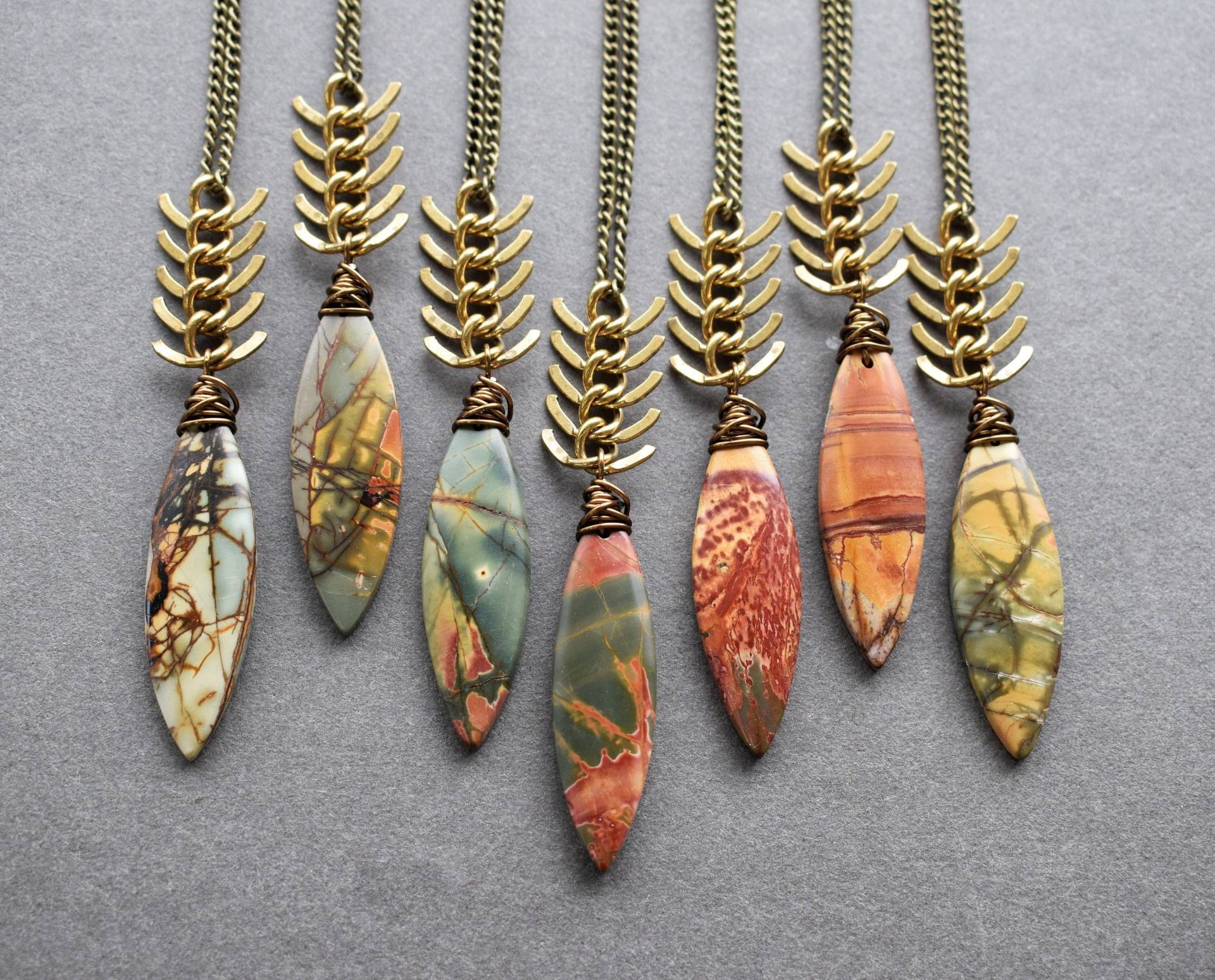 Picasso Jaspis Anhänger, Cherry Creek Grün Gelb Orange Rot Stein Halskette, Lange Boho Edelstein Schmuck von Chrysalism