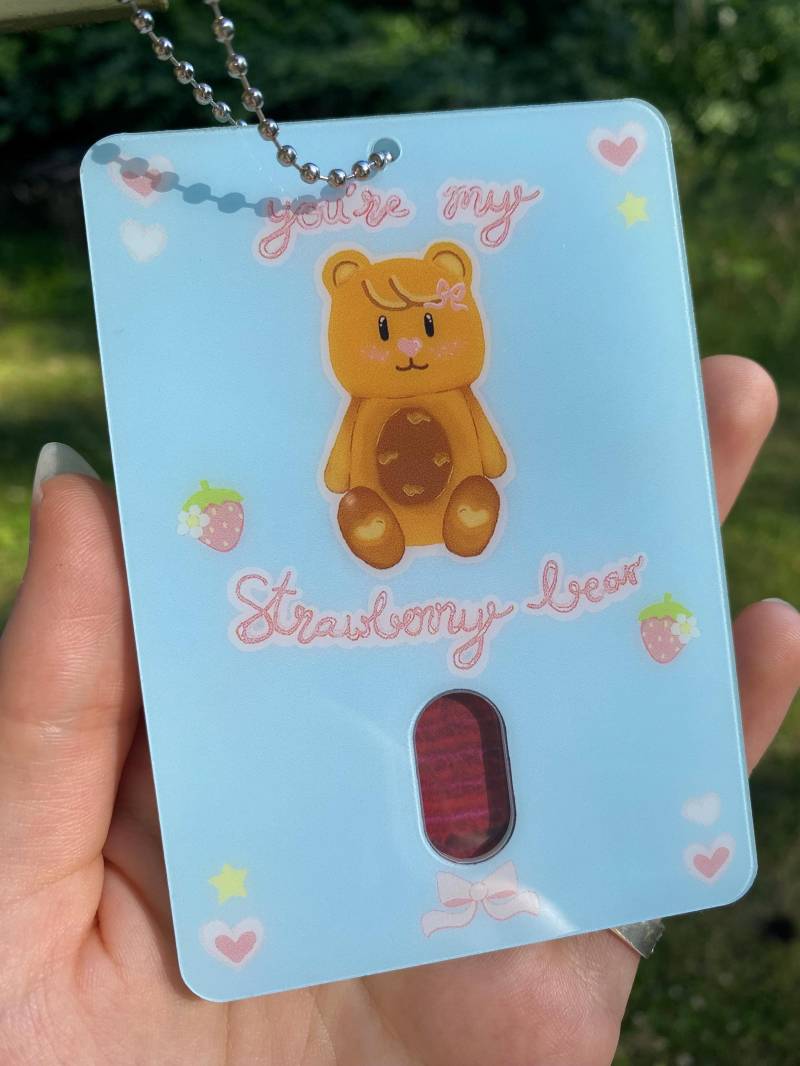 strawberry Bear Pc Holder strawberry Bear Pc Holder von ChubbyChipmunkShop