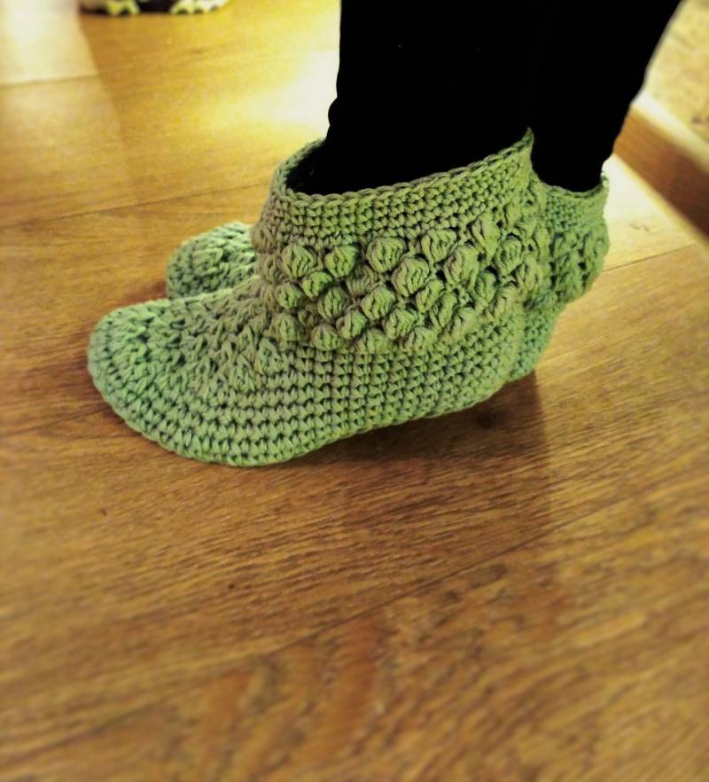 Gehäkelte Hausschuhe Mit Rutschfesten Doppelsohlen/Damen Hausschuhe/Damen Hausschuhe/Gehäkelte Damen Handgefertigt/Uggs/Häkeln Woll Hausschuhe von ChunkyKnitworks