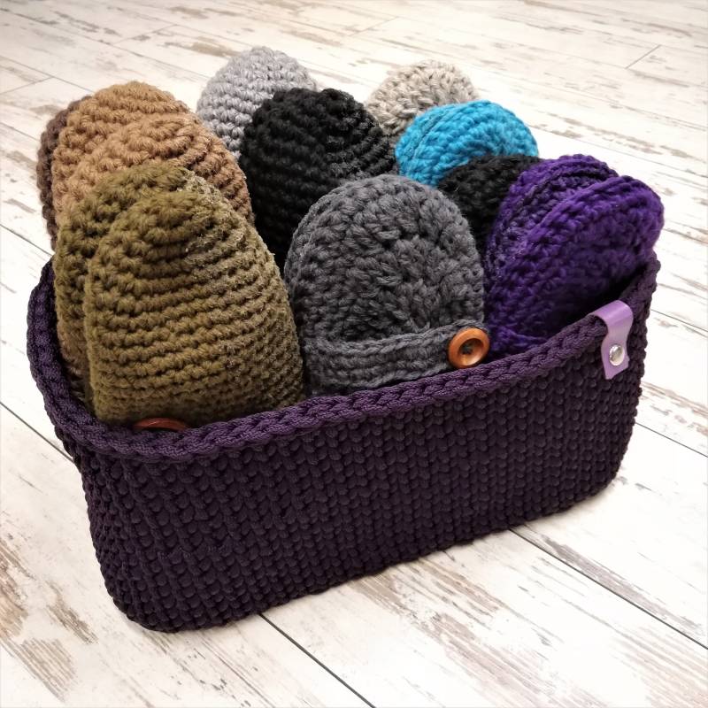 Set Von 10 Hausschuhe + Geschenk Hängenden Korb, Häkeln Gestrickte Wolle Für Gäste, Housewarminggeschenk, Gäste Hausschuhe von ChunkyKnitworks