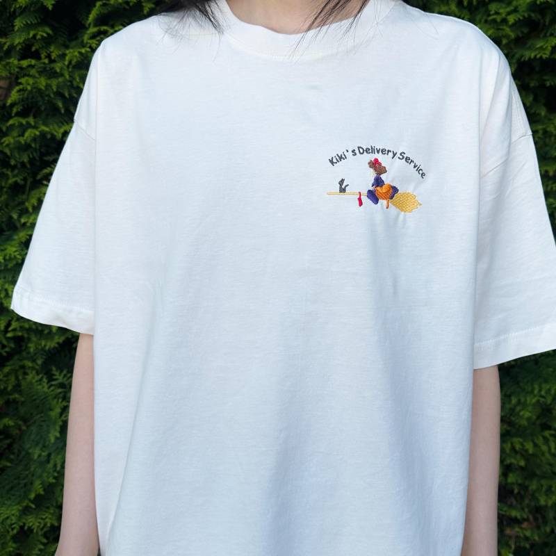 Boxy T-Shirt - Gestickte Magie Auf Weicher Bio-Baumwolle Boxy T-Shirt - Gestickte Magie Auf Weicher Bio-Baumwolle von ChuppyCozy