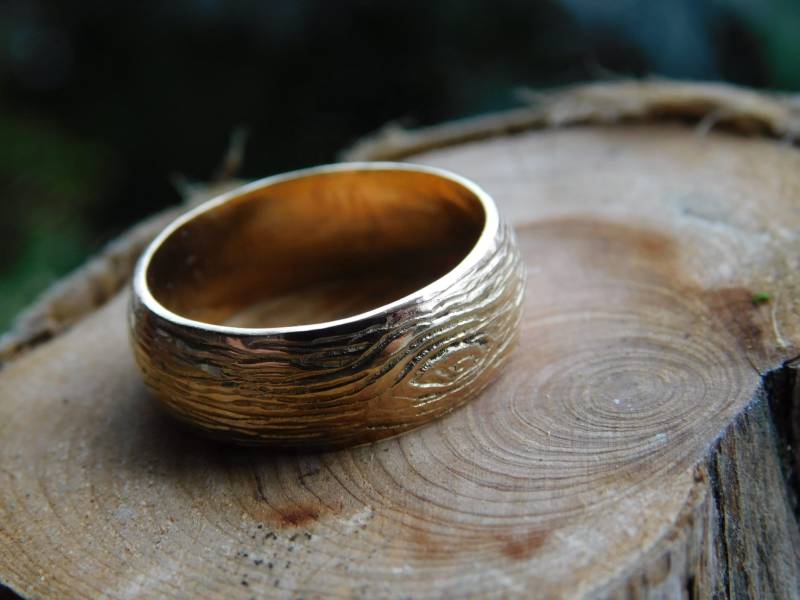 10K Gold Ast Rinde Ring 7 Mm Breiter Ehering Massiv Gegossen in Weißgold, Gelbgold, Rotgold. Unisex Rustikaler Waldbewohner Holzfäller von Chymiera